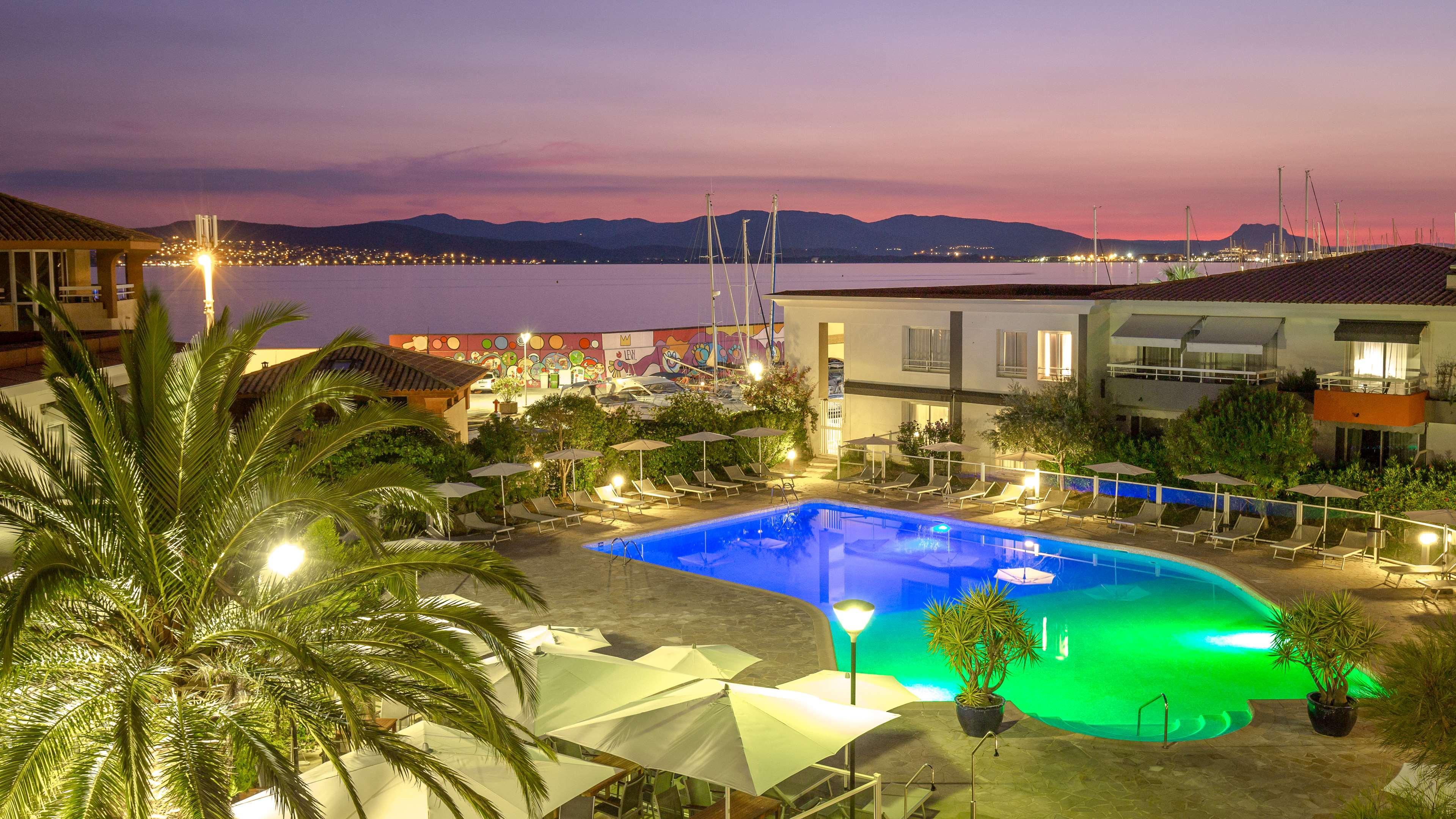 Best Western Plus La Marina Saint-Raphael  Exterior photo