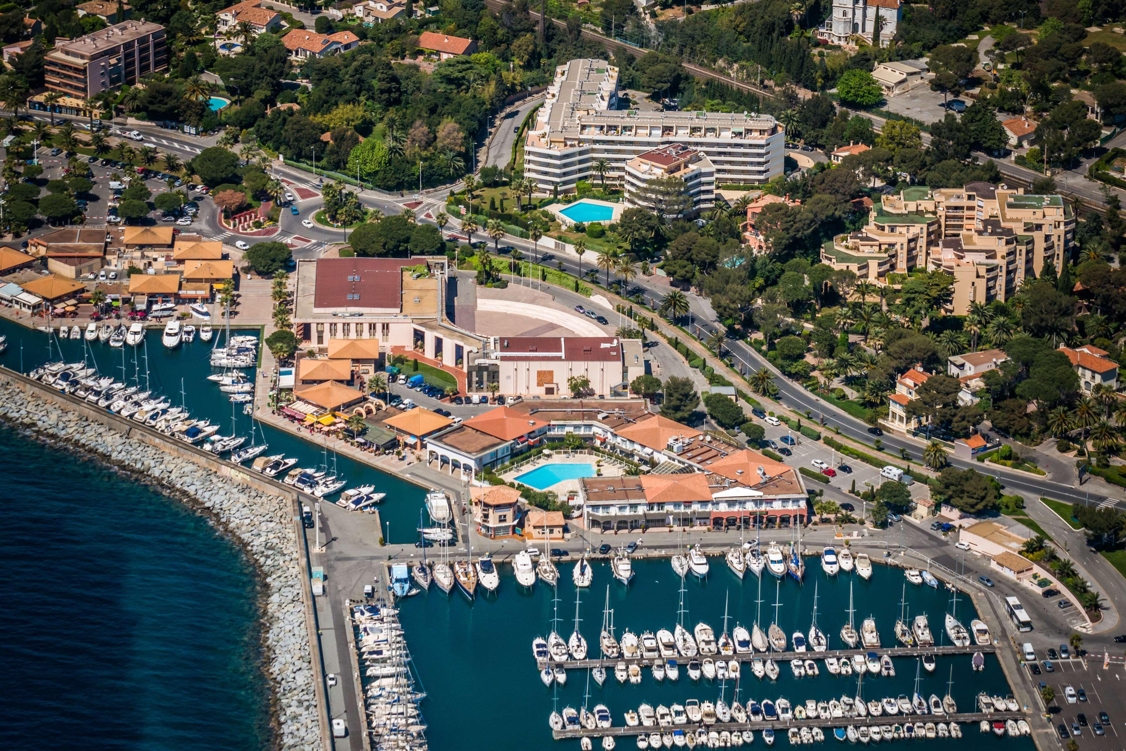 Best Western Plus La Marina Saint-Raphael  Exterior photo