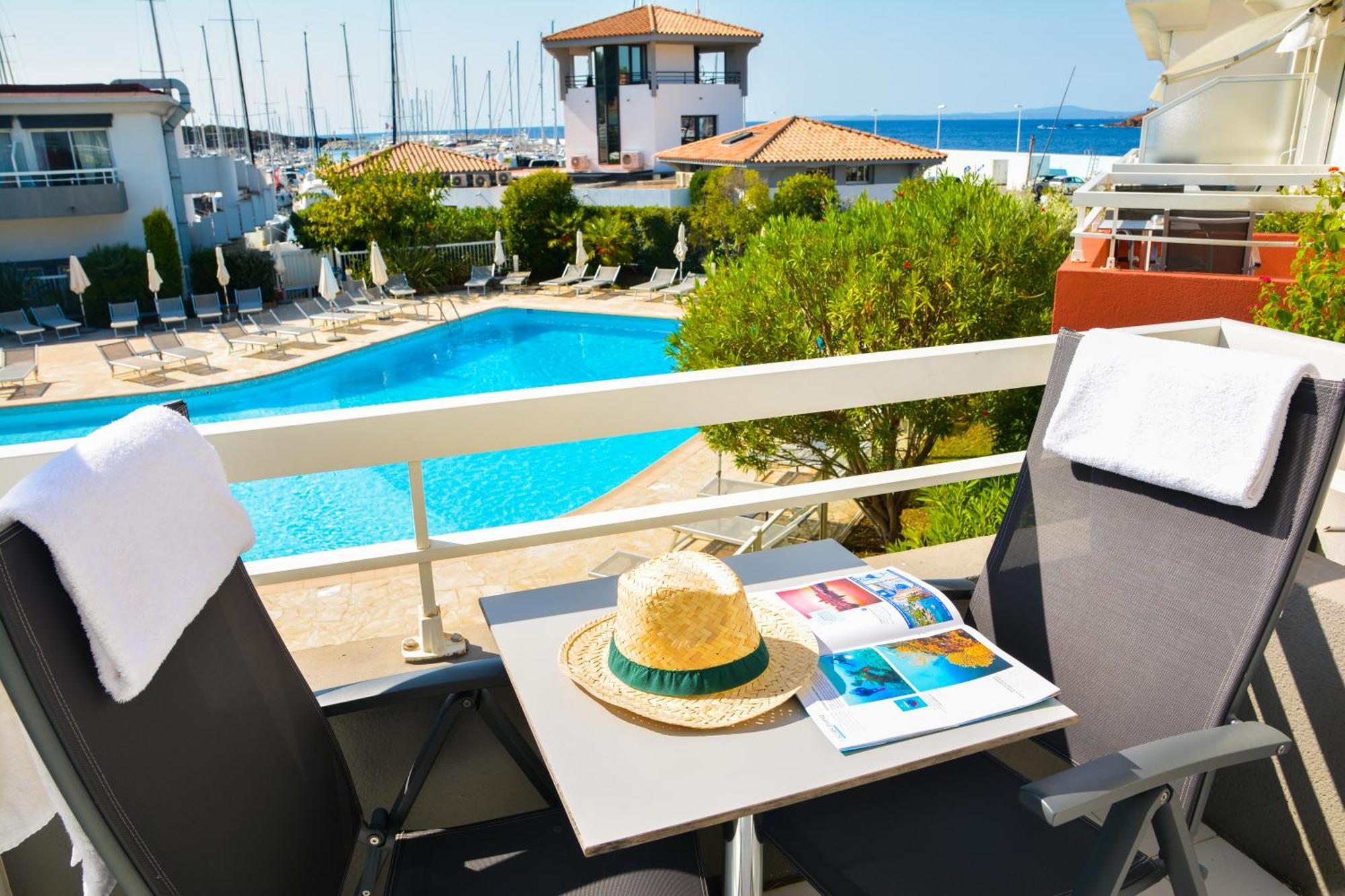 Best Western Plus La Marina Saint-Raphael  Exterior photo