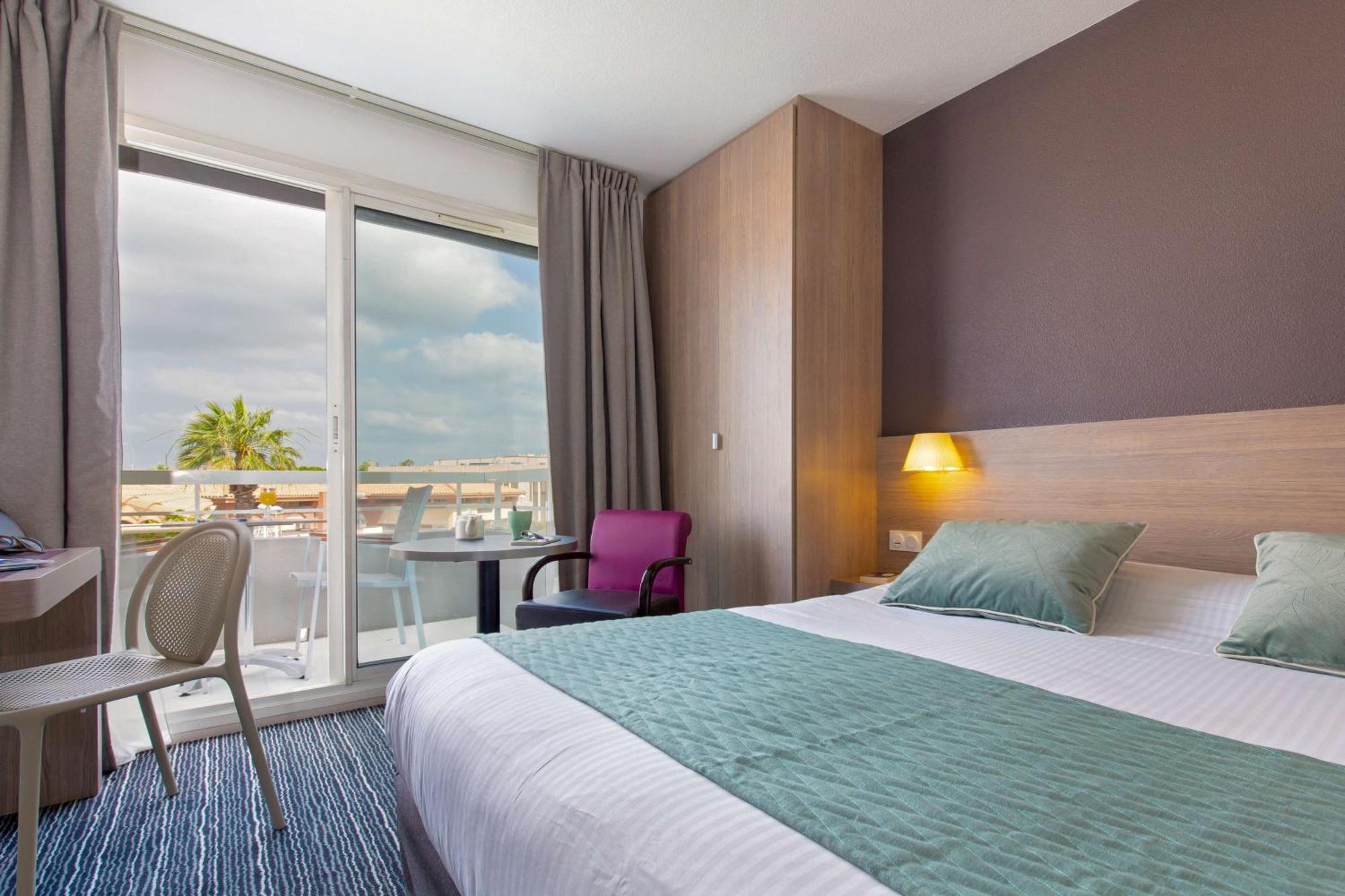 Best Western Plus La Marina Saint-Raphael  Exterior photo