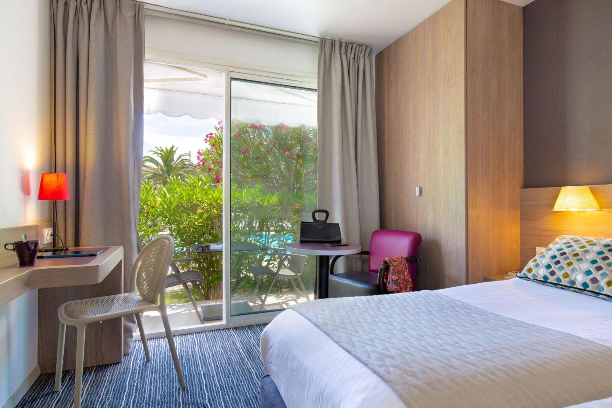 Best Western Plus La Marina Saint-Raphael  Exterior photo
