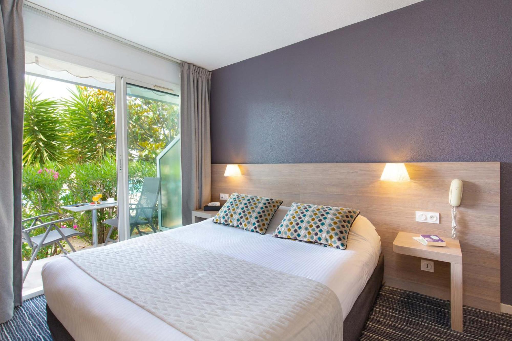 Best Western Plus La Marina Saint-Raphael  Exterior photo