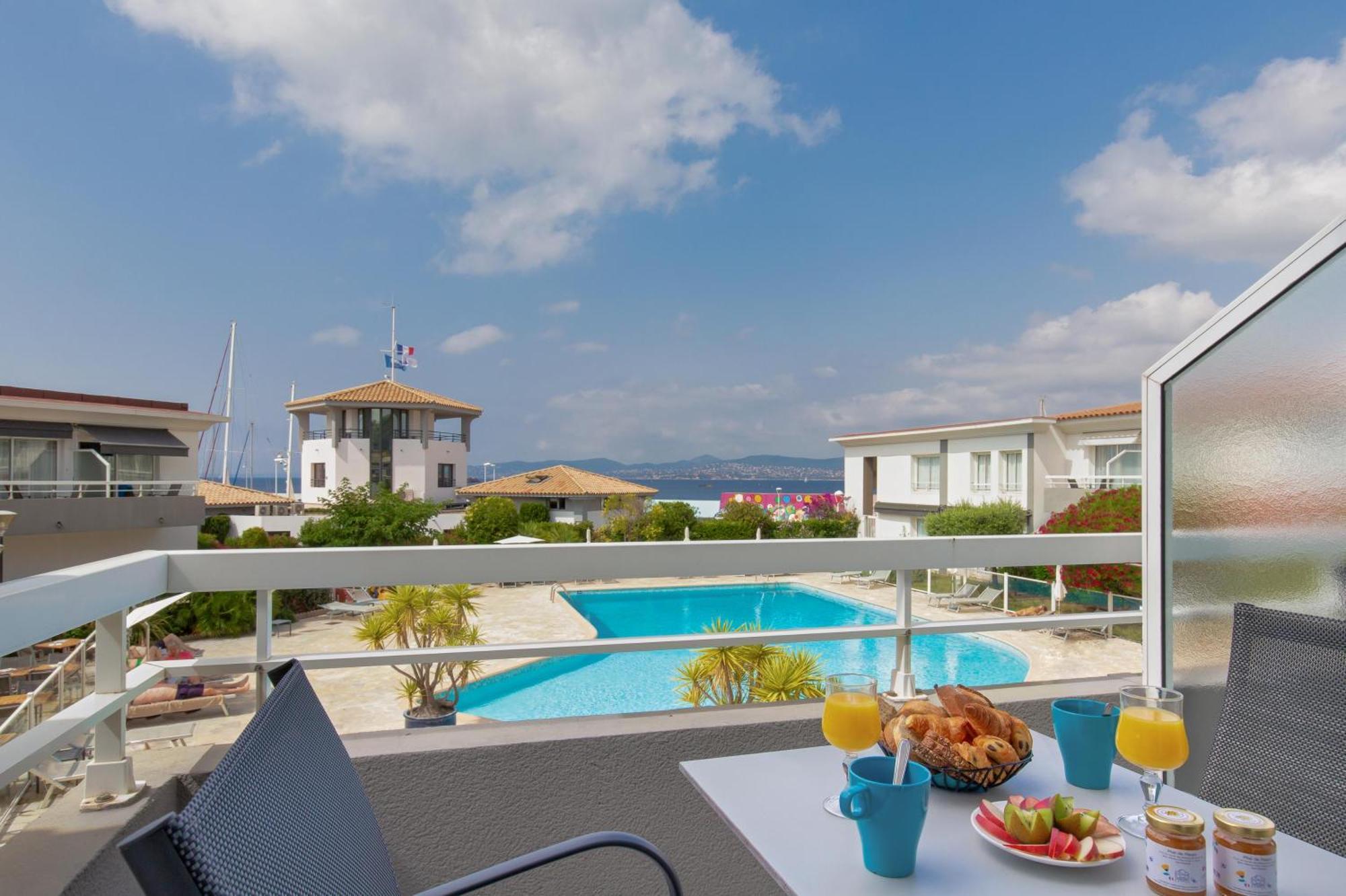 Best Western Plus La Marina Saint-Raphael  Exterior photo