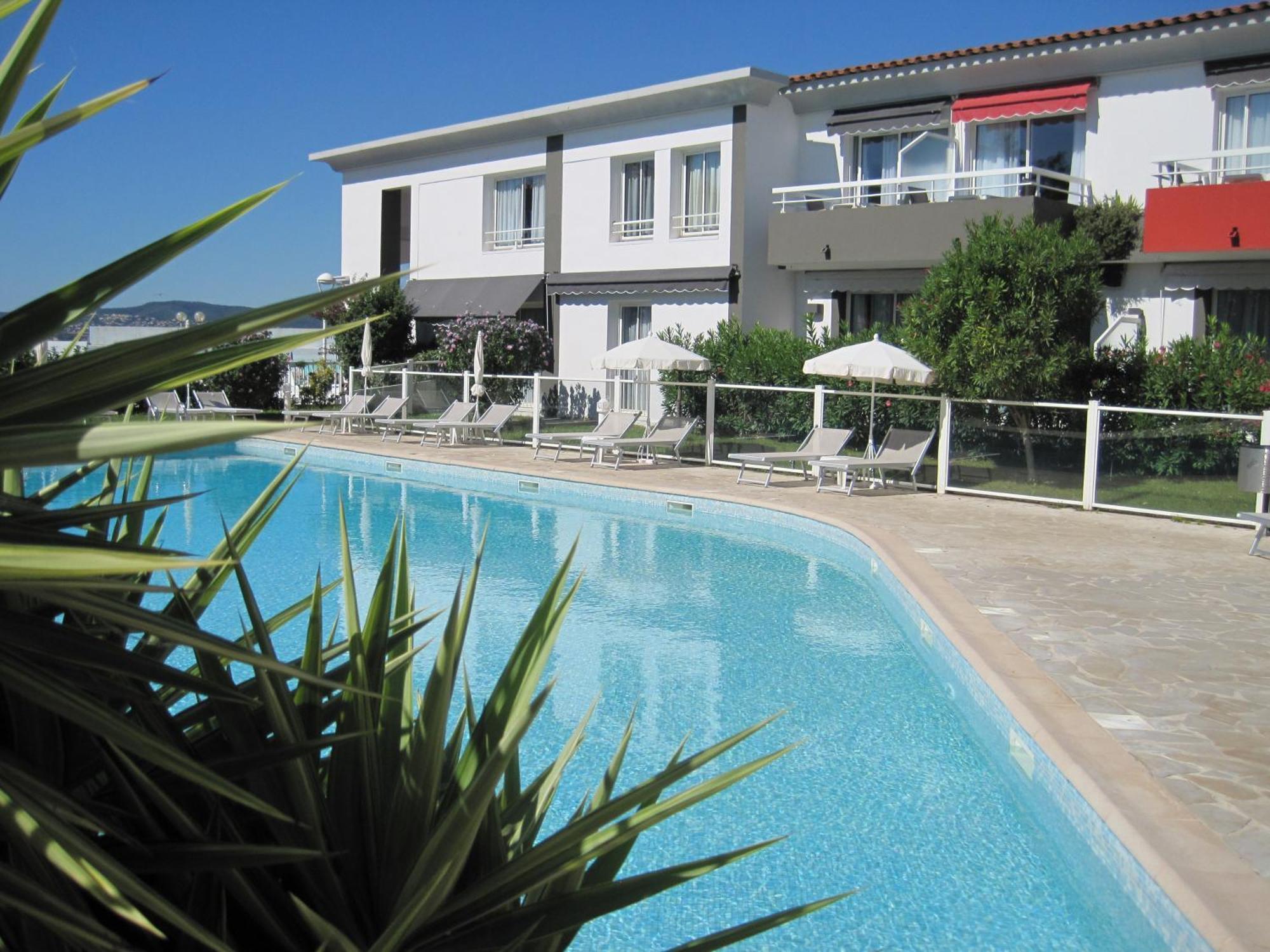 Best Western Plus La Marina Saint-Raphael  Exterior photo